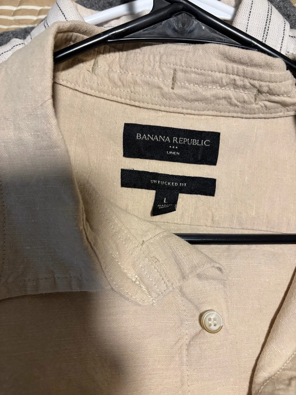 Banana Republic Men's Light Beige Casual Button-Down Shirt